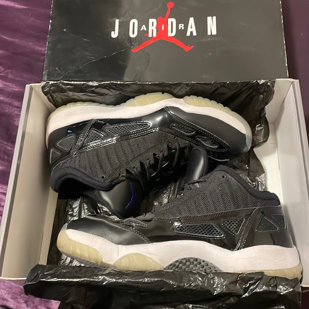air Jordan 11 low IE space jams